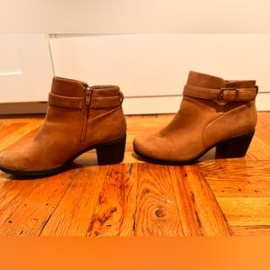 Beige CLARK booties